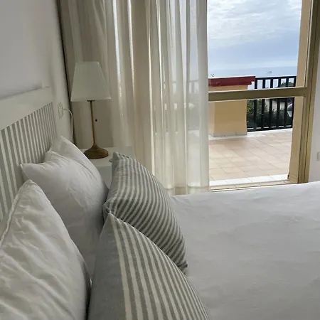 Apartament Estudio Con Insuperables Vistas Al Mar: Aparcamiento Marbella