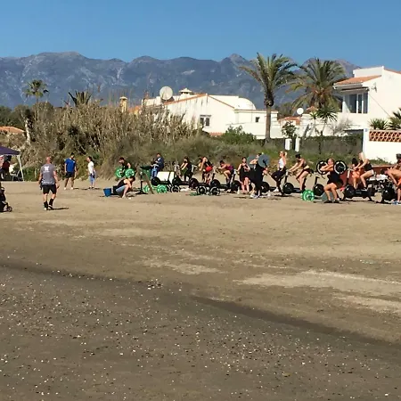 Estudio Con Insuperables Vistas Al Mar: Aparcamiento Apartament Marbella