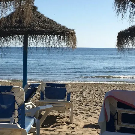 Apartament Estudio Con Insuperables Vistas Al Mar: Aparcamiento Marbella